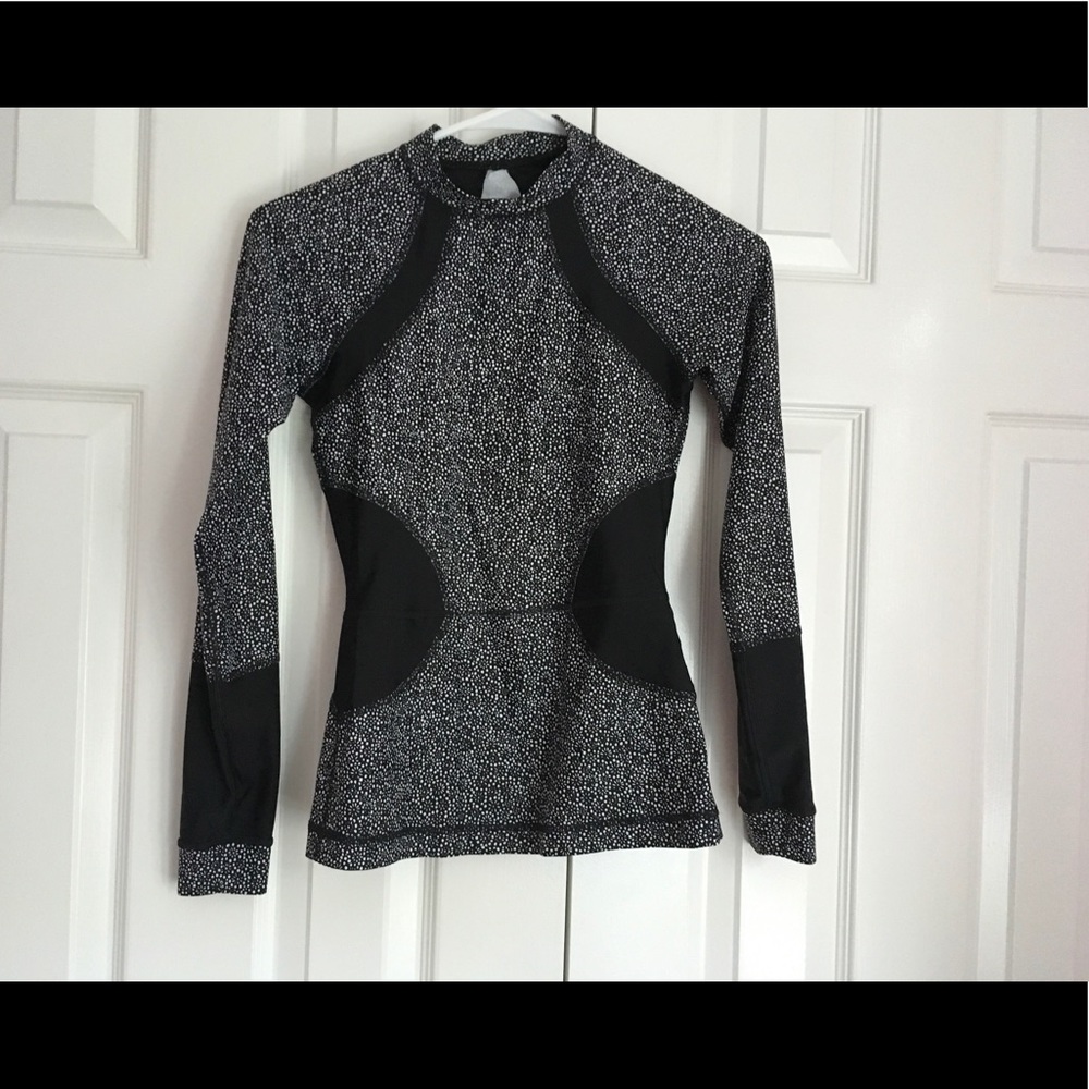 Lululemon Suns Out Rash Guard - Picture 3 of 4